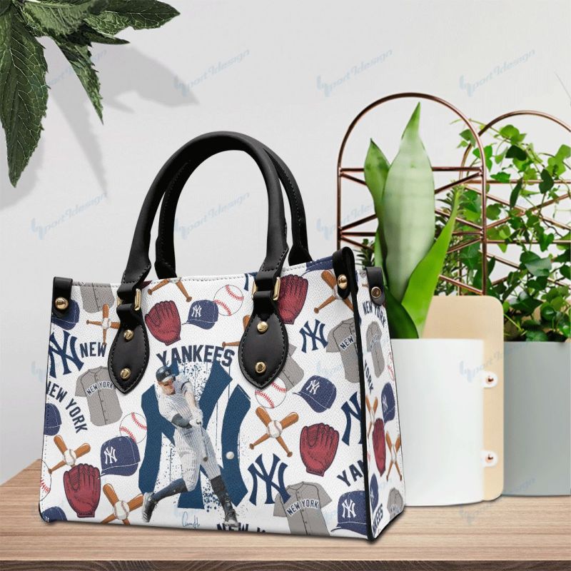New York Yankees Leather Bag Image 1