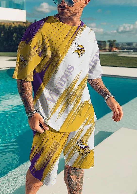 Minnesota Vikings T-Shirt and Shorts