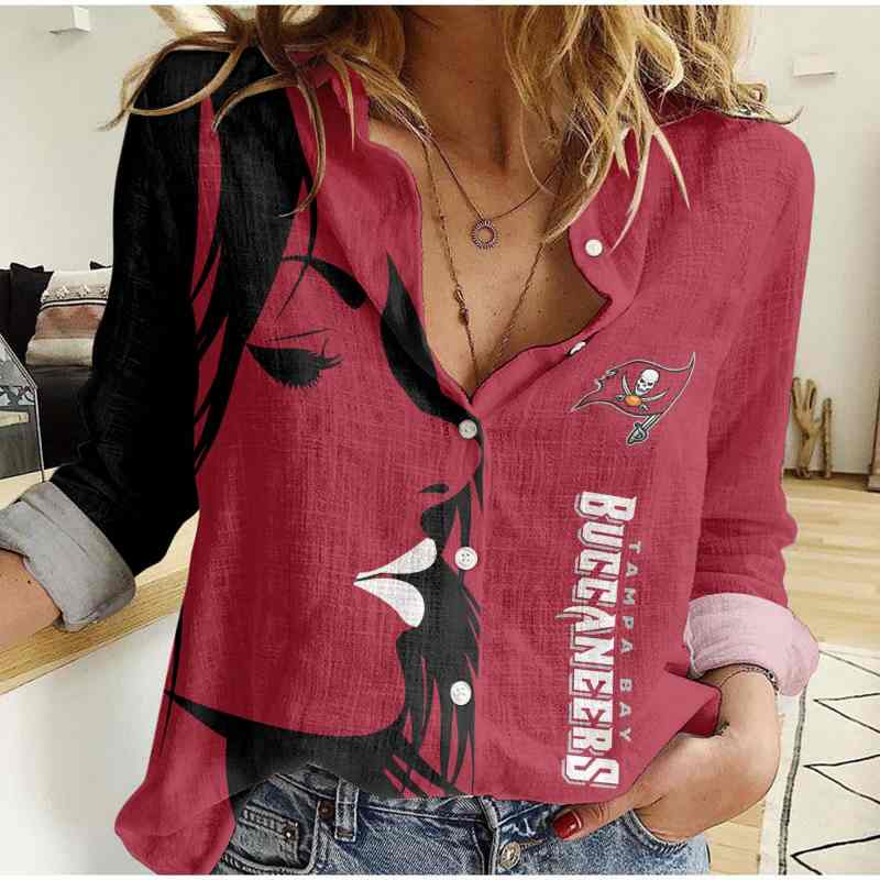 Tampa Bay Buccaneers Women's Shirt Front View