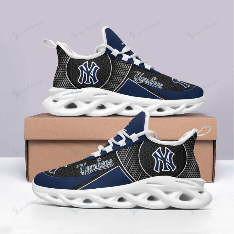 New York Yankees Sneakers Detail
