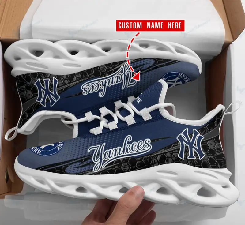 New York Yankees Yezy Sneakers Image 3