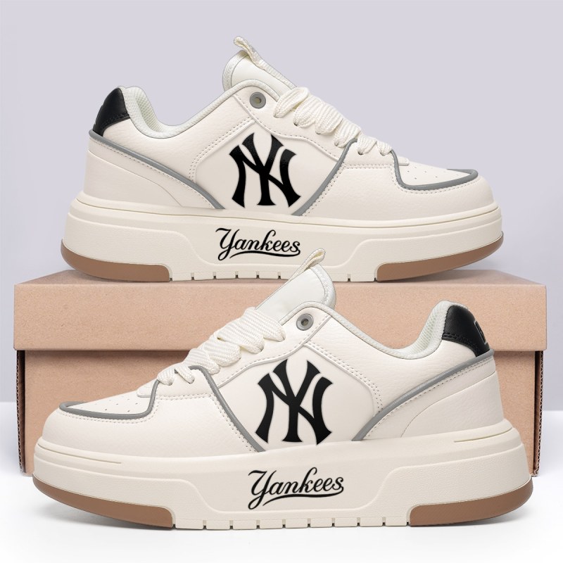 New York Yankees Sneakers Front View