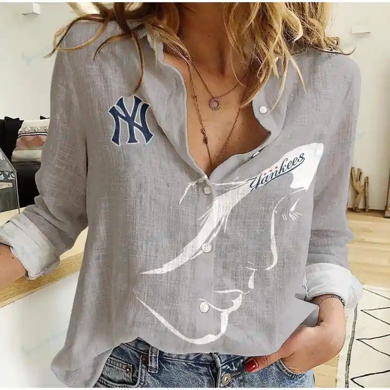 New York Yankees Women’s Shirt Image 1