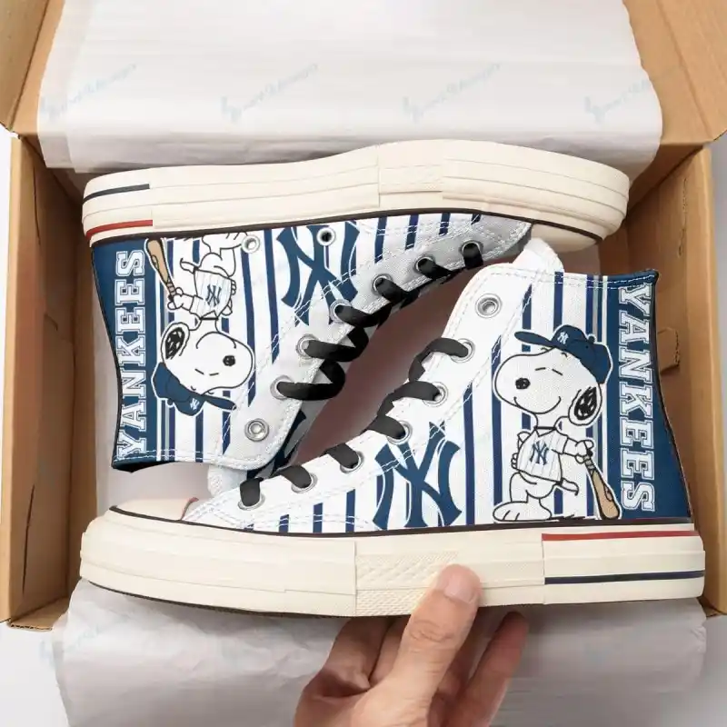 New York Yankees High Top Canvas Shoes Image 1