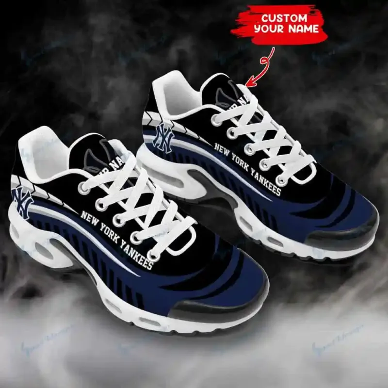 New York Yankees Youth Sneakers - Side View