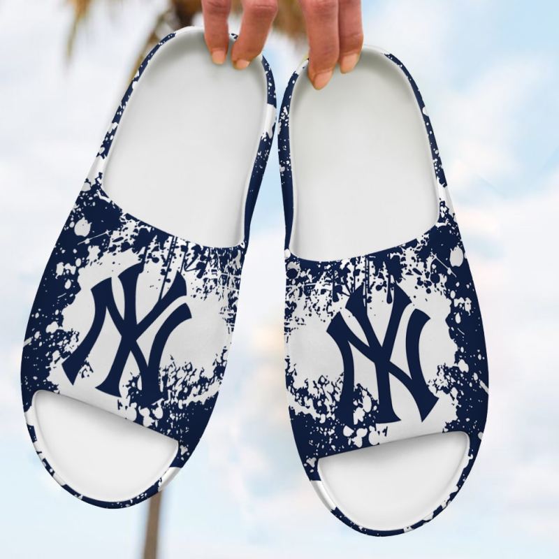 New York Yankees Yeezy Slippers Side View