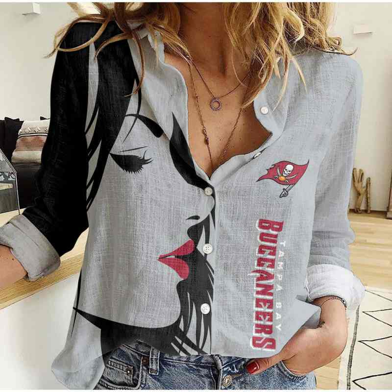 Tampa Bay Buccaneers Women's Shirt Back View