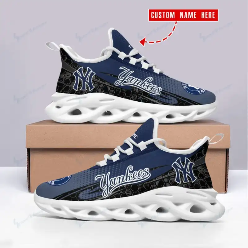 New York Yankees Yezy Sneakers Image 4