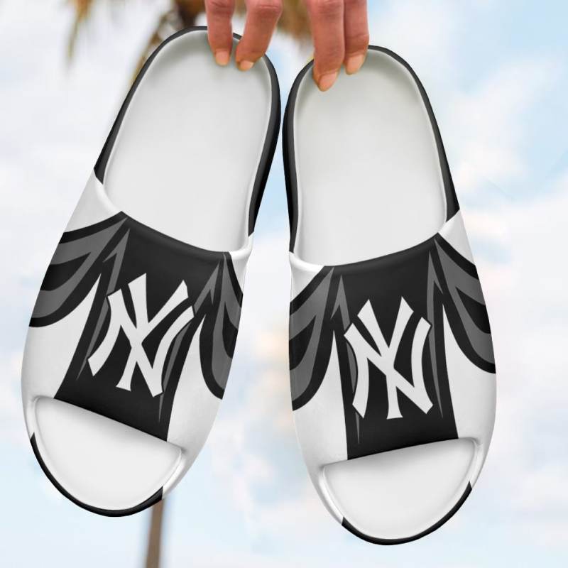 New York Yankees Yeezy Slippers Back View