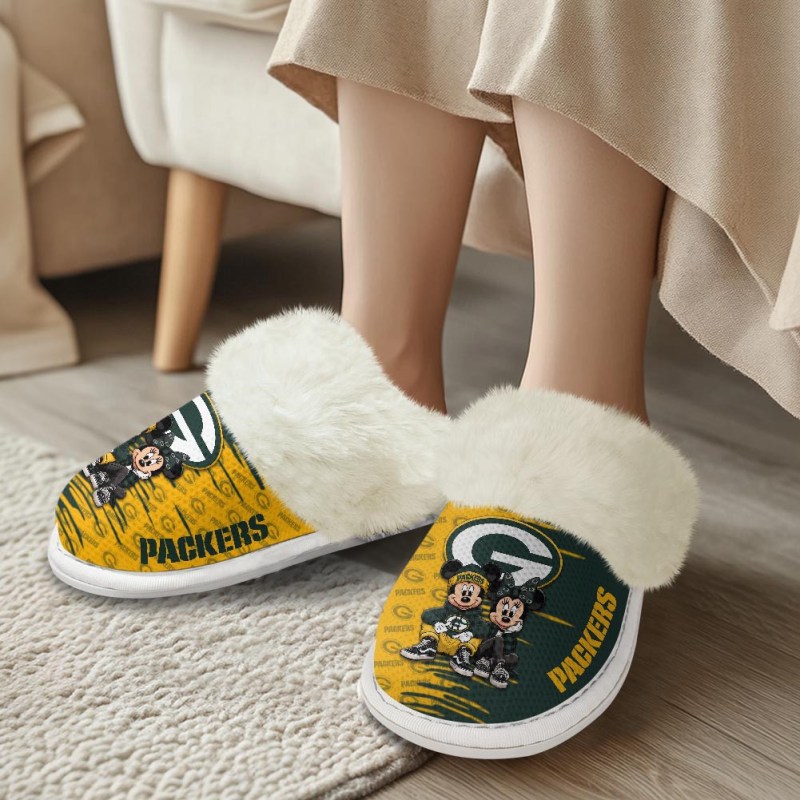 Fuzzy Slippers Details
