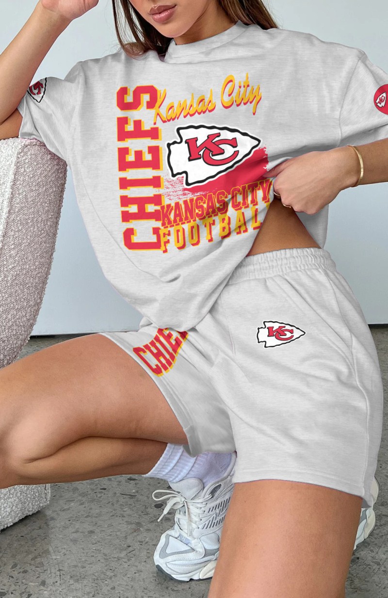 Kansas City Chiefs Suit 3