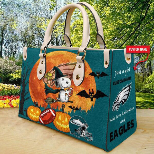 Custom Name Philadelphia Eagles NFL Snoopy Halloween Women Leather Hand Bag