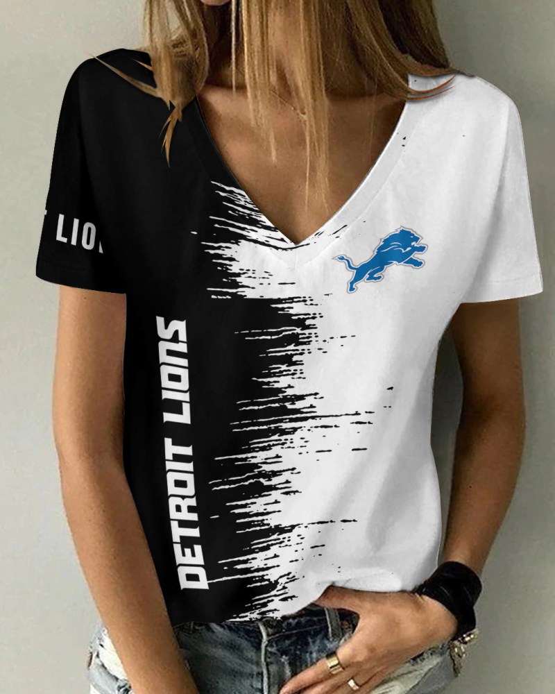 Detroit Lions Women's T-shirt for Football Fans