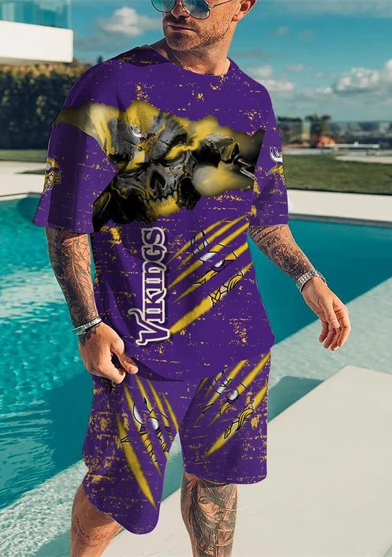 Minnesota Vikings T-Shirt and Shorts
