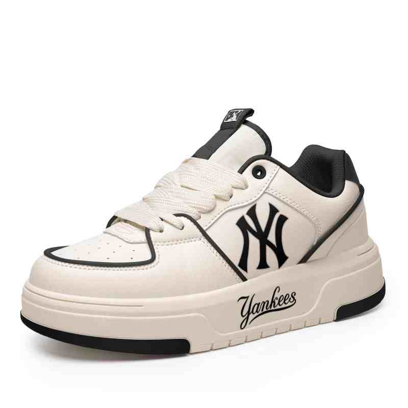 New York Yankees Sneakers Side View