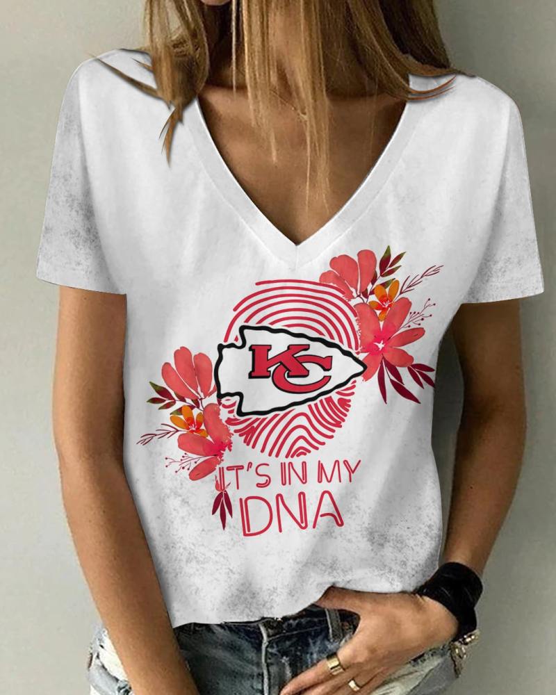 Kansas City Chiefs Women's V-neck T-shirt Image 1