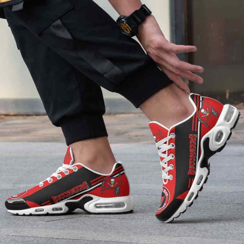 Tampa Bay Buccaneers Plus T-N Youth Sneakers