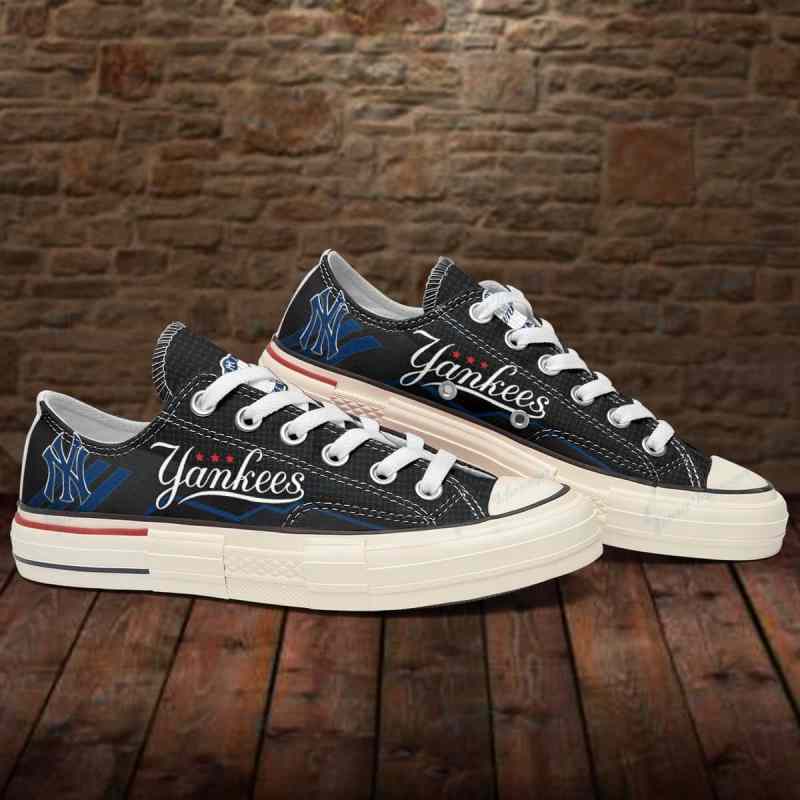 New York Yankees Low Top Canvas Shoes