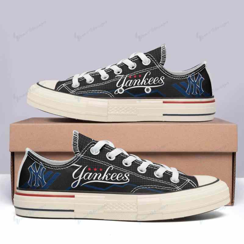 New York Yankees Low Top Canvas Shoes Back View
