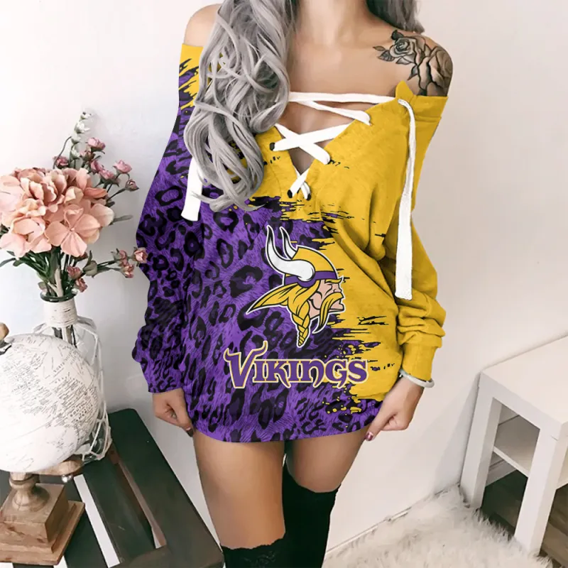 Minnesota Vikings Lace-Up Sweatshirt Back View