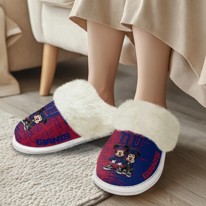 New York Giants Fuzzy Slippers