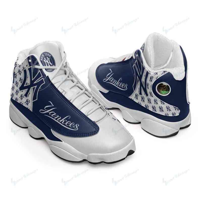 New York Yankees Sneakers Image 2