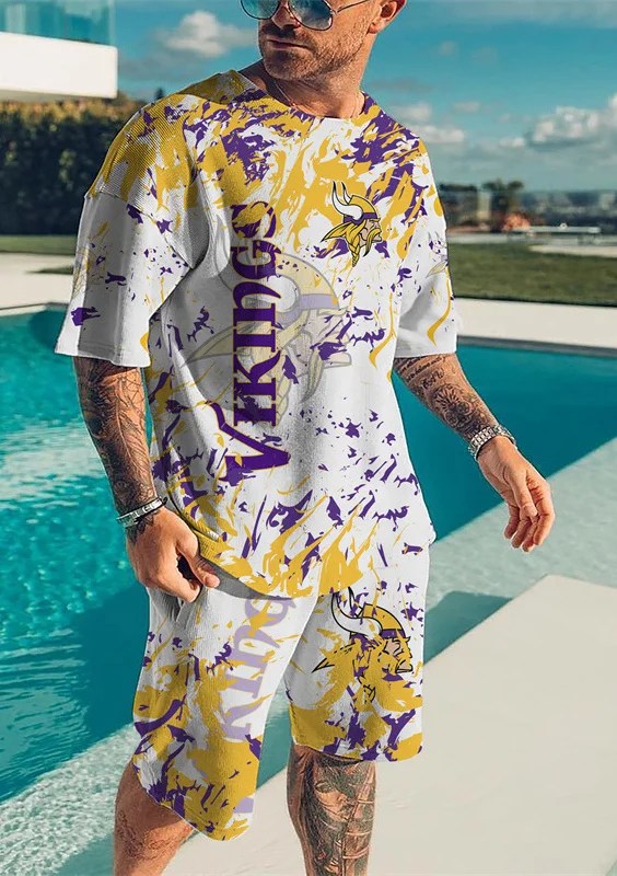 Minnesota Vikings T-shirt and Shorts
