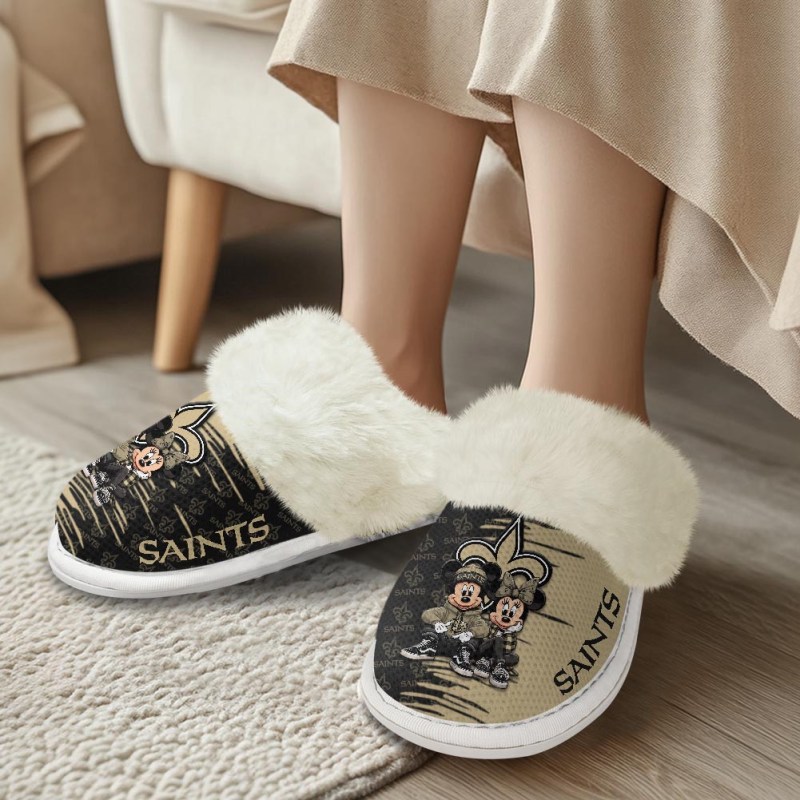 New Orleans Saints Fuzzy Slippers