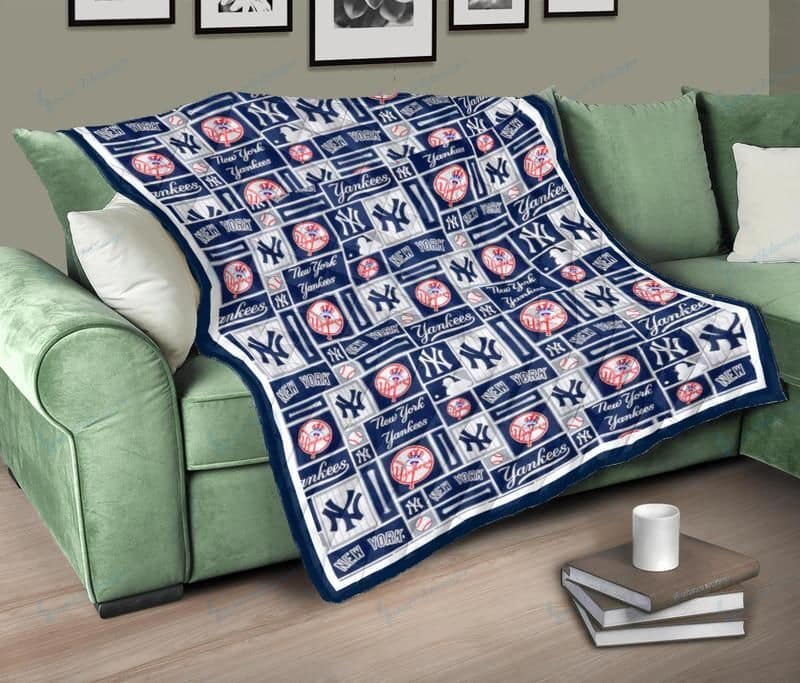 New York Yankees Premium Quilt 069 Lifestyle