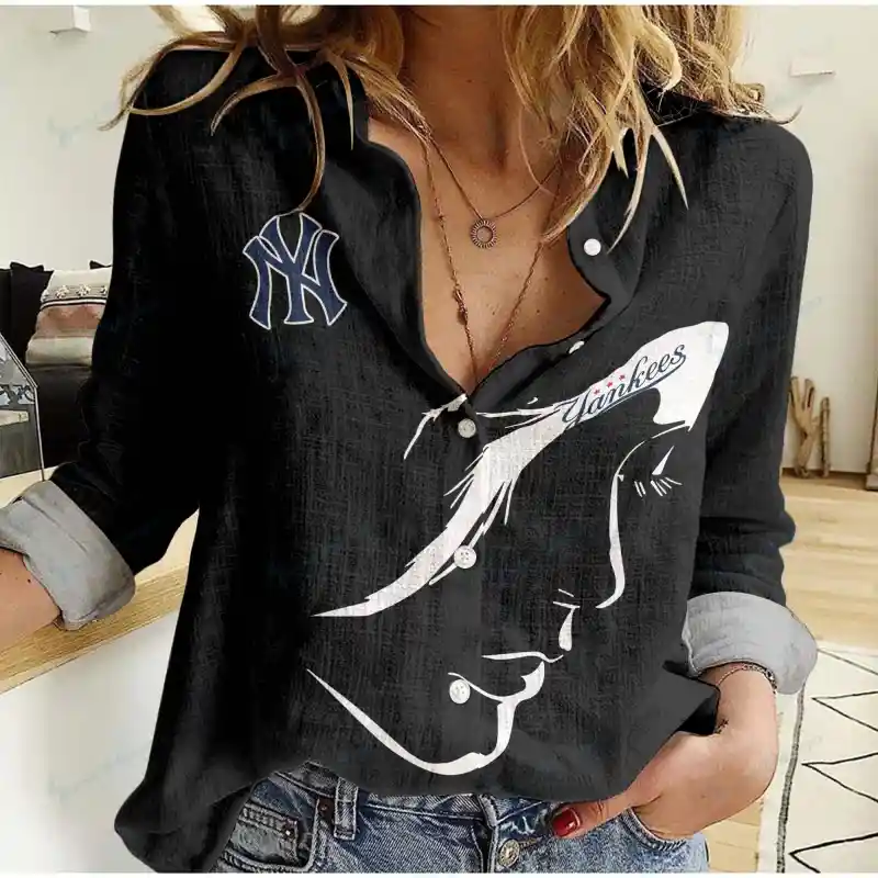 New York Yankees Women’s Shirt Image 3