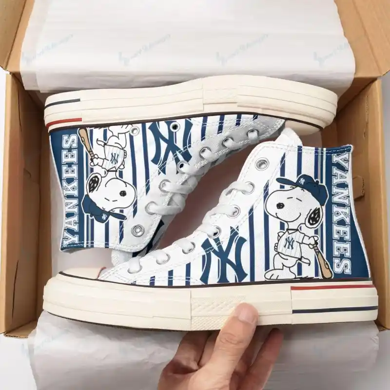New York Yankees High Top Canvas Shoes Image 2