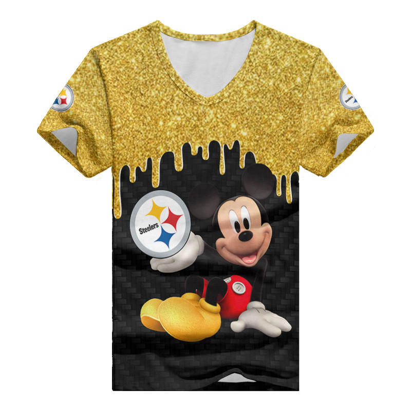 Pittsburgh Steelers Summer V-neck T-shirt in action