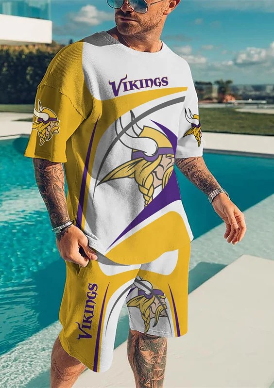 Minnesota Vikings T-Shirt and Shorts