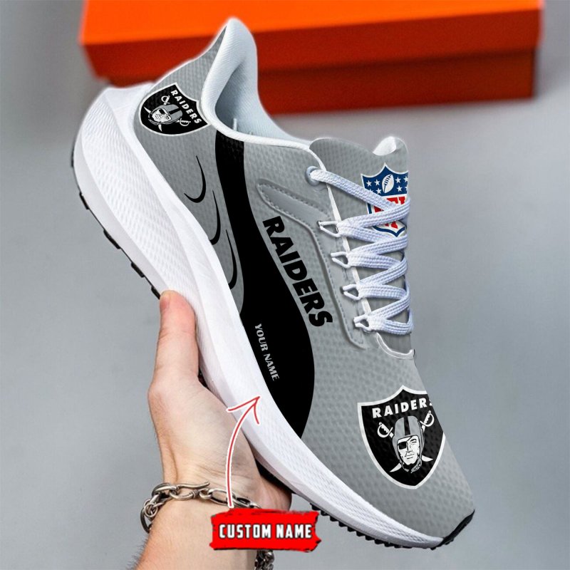 Stylish running shoes with Las Vegas Raiders patch