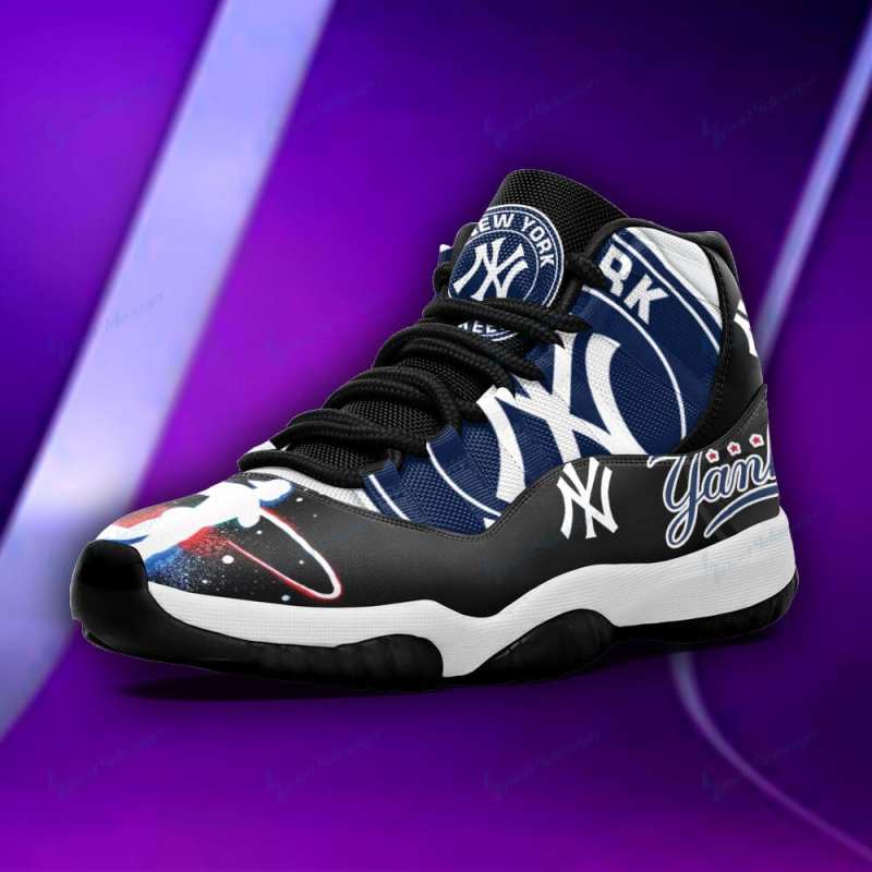 Stylish New York Yankees Sneakers