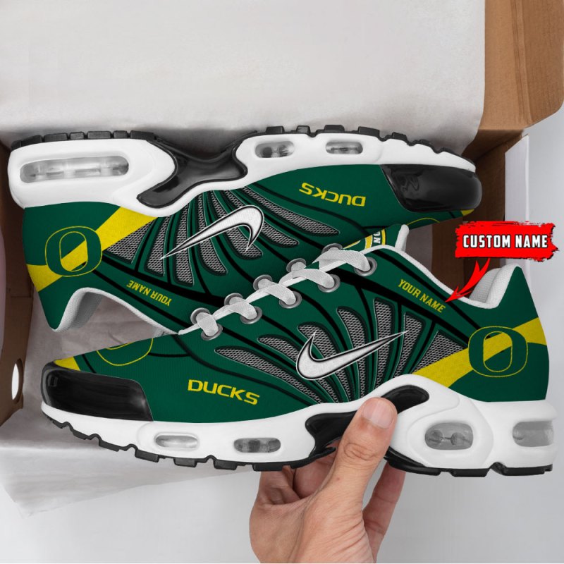 Oregon Ducks Sneakers Image 3