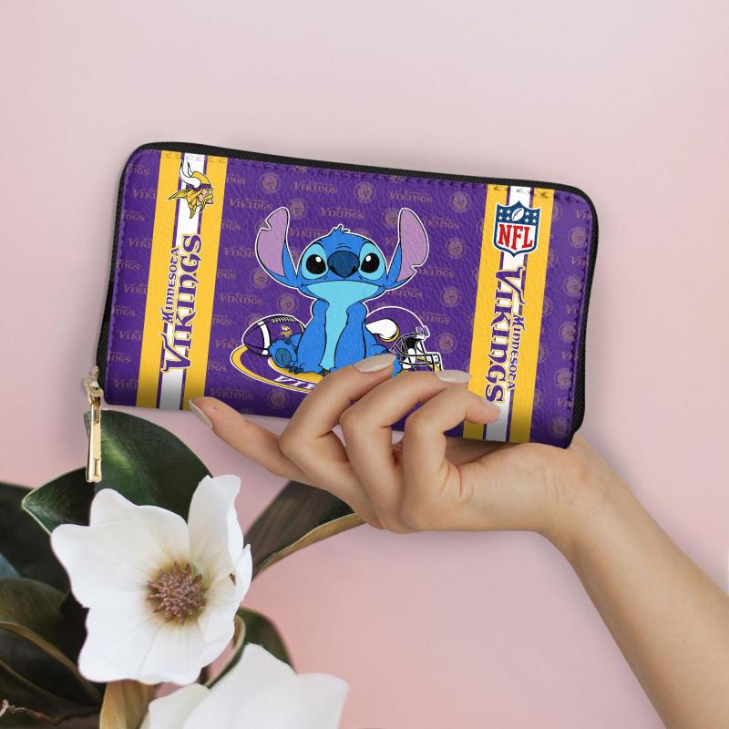 Mockup Hand Minnesota Vikings Wallet